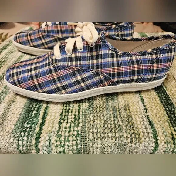 #385 Keds- Canvas Tennis Shoes - Colors/Sizes Varies - Picture 8 of 11